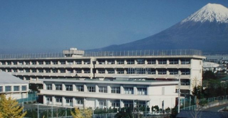 周辺環境　富士市立岳陽中学校 430m