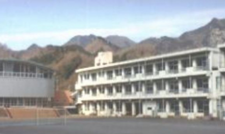 周辺環境　伊豆市立熊坂小学校 2470m
