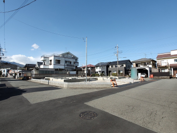 前面道路含む現地写真　-