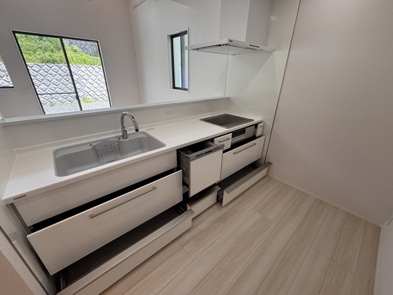 �É������Îs���ŘH������1527-11�A1527-15�A1532-15�̐V�z��ˌ��ẴL�b�`��