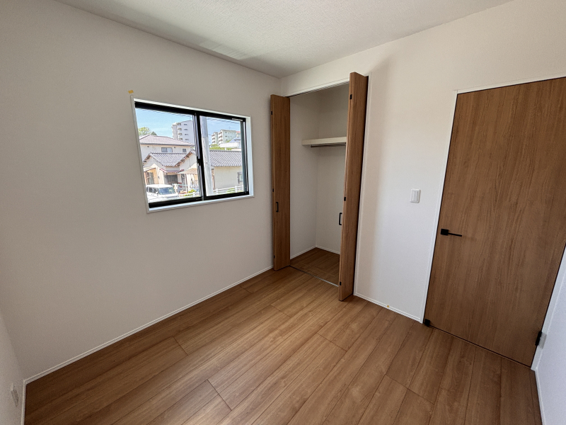 �É������Îs���ŘH������1527-12�A1527-16�̐V�z��ˌ��Ă̗m��