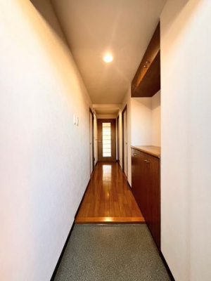 ���ց@����