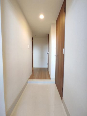 ���ց@����