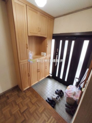 ���ց@����