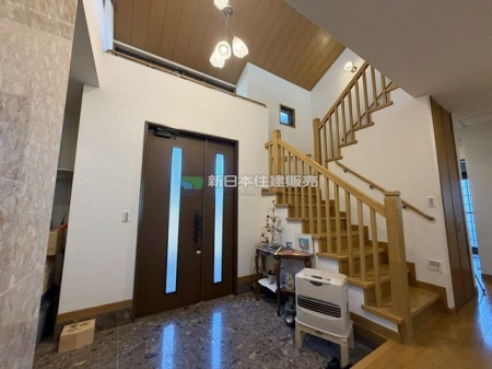 ���ց@����