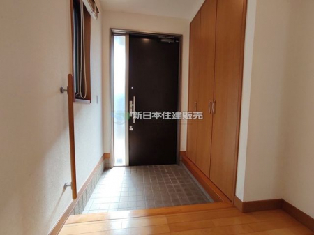 ���ց@����