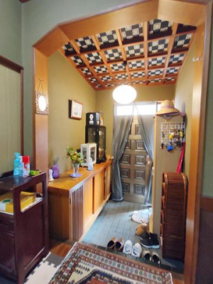 ���ց@����