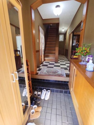 ���ց@����