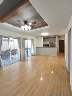 ���r���O�@�z�[���X�e�[�W���O���r���O