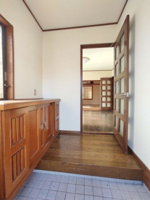 ���ց@����