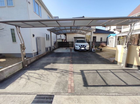 �@���ԏ�E�J�[�|�[�g