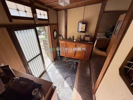 ���ց@����