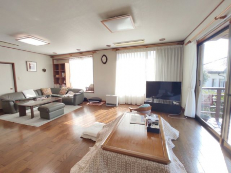 ���r���O�@���r���O�_�C�j���O