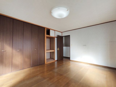 ���[�@�N���[�[�b�g�E�����B�[���̎��[�B