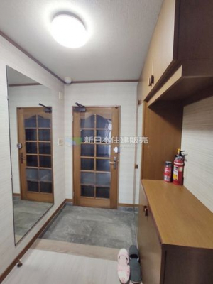 ���ց@����