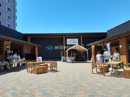 ���ӊ��@�R�X�g�R�Ĕ̓XLIFE MART 220m