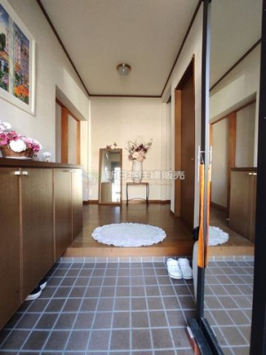 ���ց@����