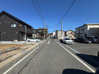 �O�ʓ��H�܂ތ��n�ʐ^�@-