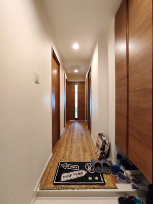 ���ց@����