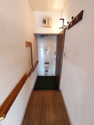 ���ց@����