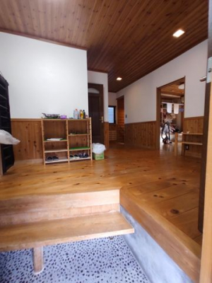 ���ց@����