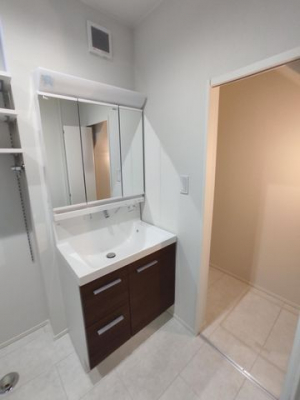 ���ʑ�E���ʏ��@���ʏ��ɑ�^���[�o��I