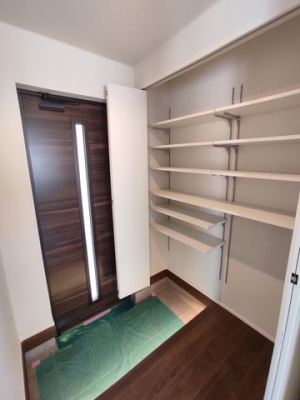 ���ց@�V���[�Y�N���[�[�b�g�������Ղ�