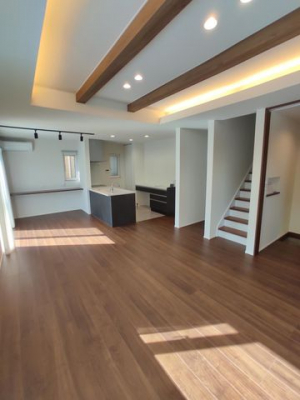 ���r���O�@�܂�グ�V��̃��r���O�G���A