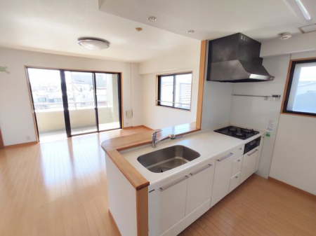 �L�b�`���@�l�C�̑Ζʎ��L�b�`��