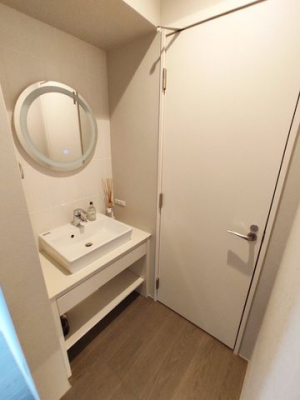 ���ց@1F�g�C�������