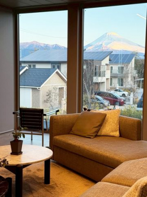 ���̑��@���r���O����̌i�F