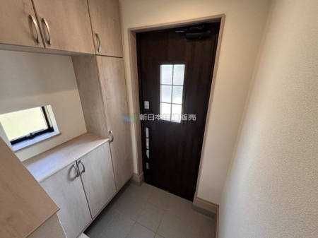 ���ց@����