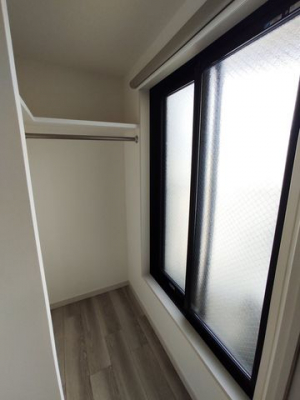 �o���R�j�[�@�E�H�[�N�C���N���[�[�b�g