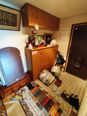 ���ց@����