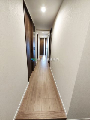 �É������Îs�剪 �̒��Ã}���V�����̃G���g�����X