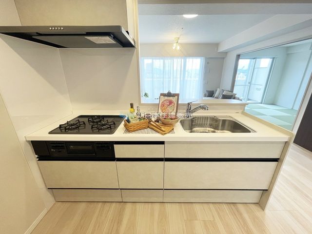 �É������Îs�O���� �̒��Ã}���V�����̃L�b�`��
